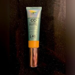 IT COSMETICS CC+ CREAM NATURAL MATTE FOUNDATION WITH SPF 40 - Medium